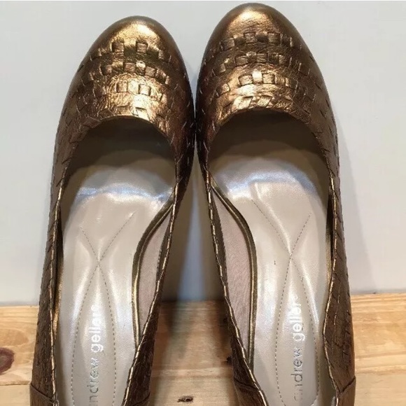 Andrew Geller Metallic Gold Leather RoundToe Heels - Picture 6 of 8